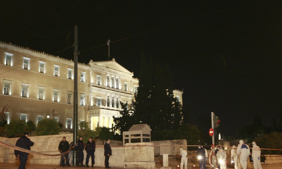 bomba grcki parlament