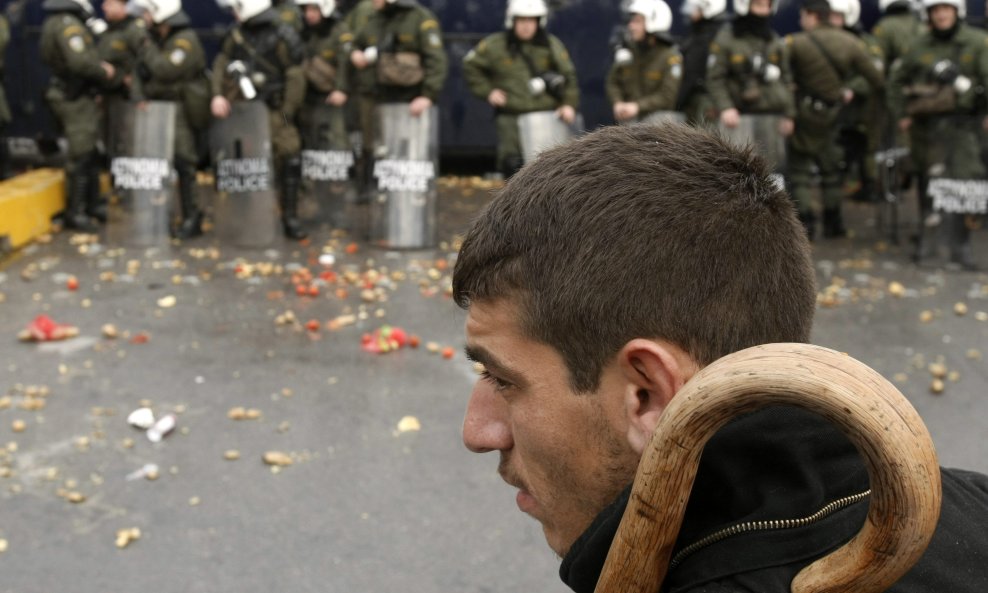 Sukobi policije i poljoprivrednika
