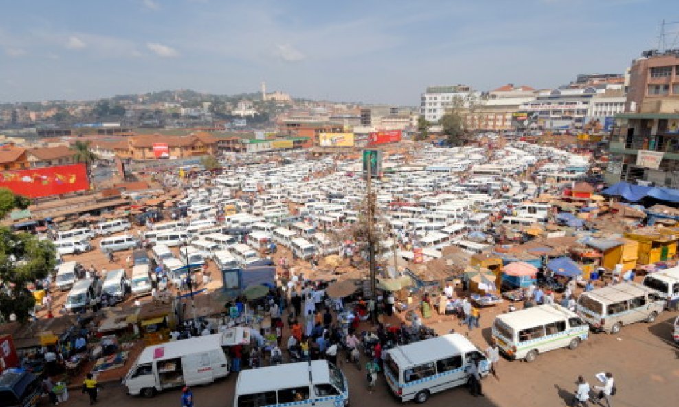 TRGOVINA AUTOMOBILIMA - AFRIKA, UGANDA, NAKASERO MARKET