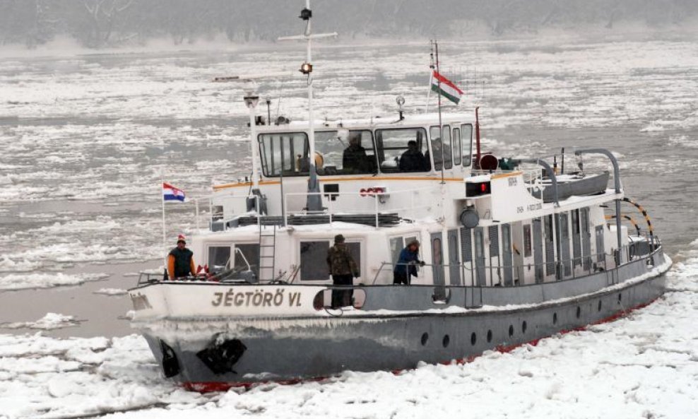 Mađarski ledolomac na Dunavu