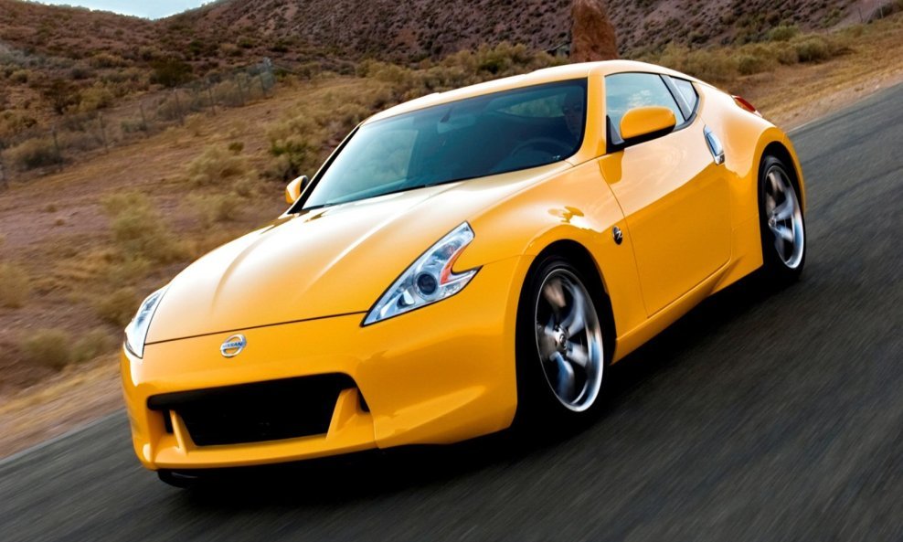 Nissan-370Z-12