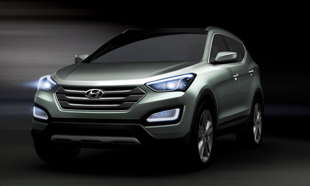 2013-Hyundai-Santa-Fe-2