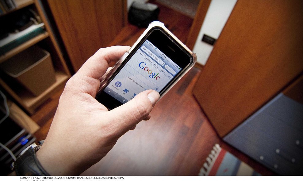 Google oglašavanje oglas mobitel pametni telefon smartphone
