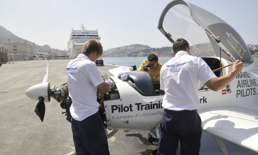 olupina avion