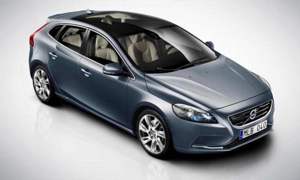 2013-Volvo-V40-2