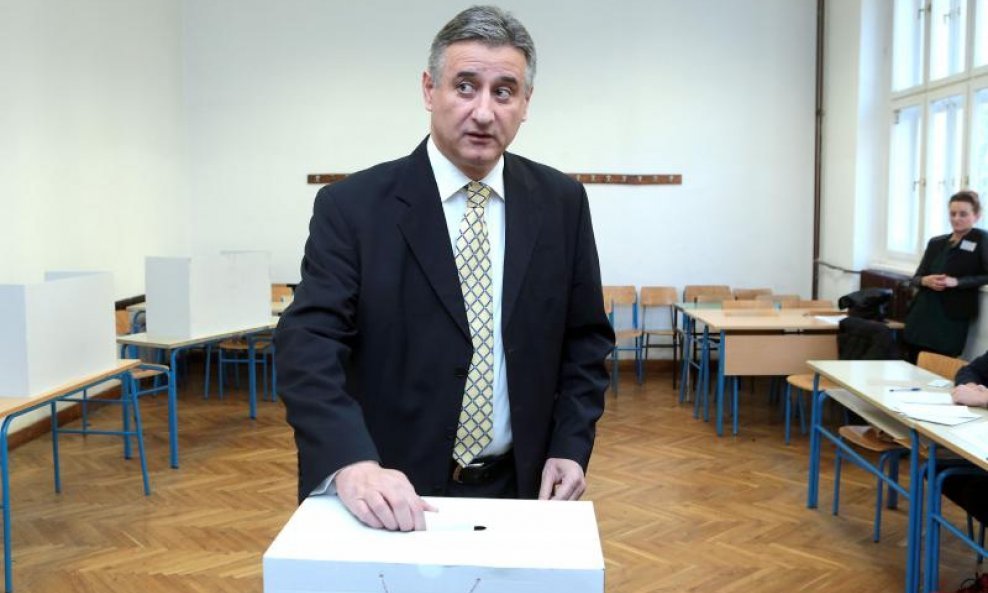 Karamarko glasuje na bračnom referendumu