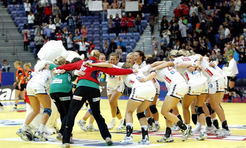 Slavlje norveških rukometašica