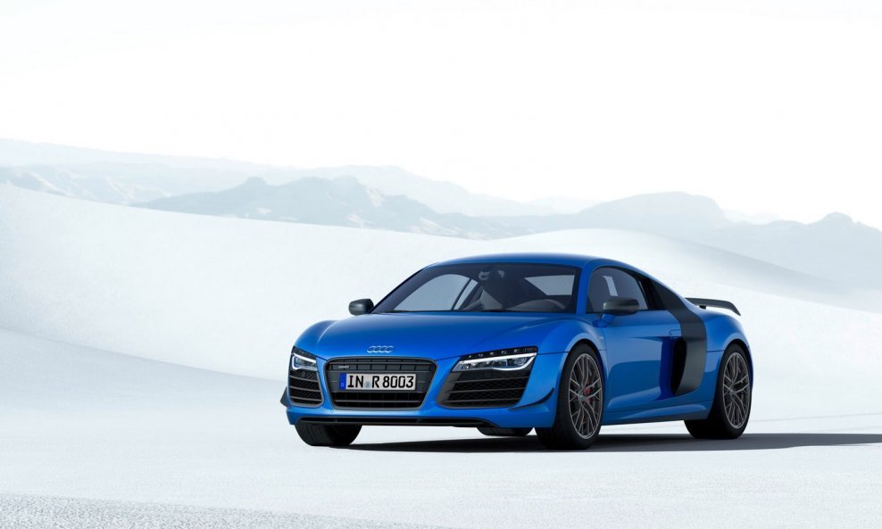 Audi-R8-LMX-8