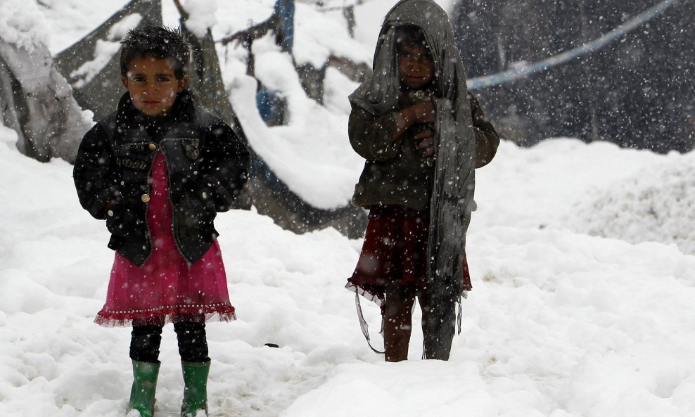 djeca afganistan snijeg