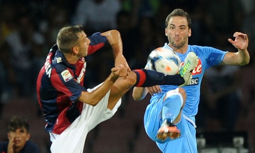 Gonzalo Higuain u duelu