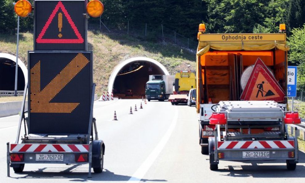 aUTOCESTA TUNEL OPHODNJA ODRŽAVANJE RADOVI