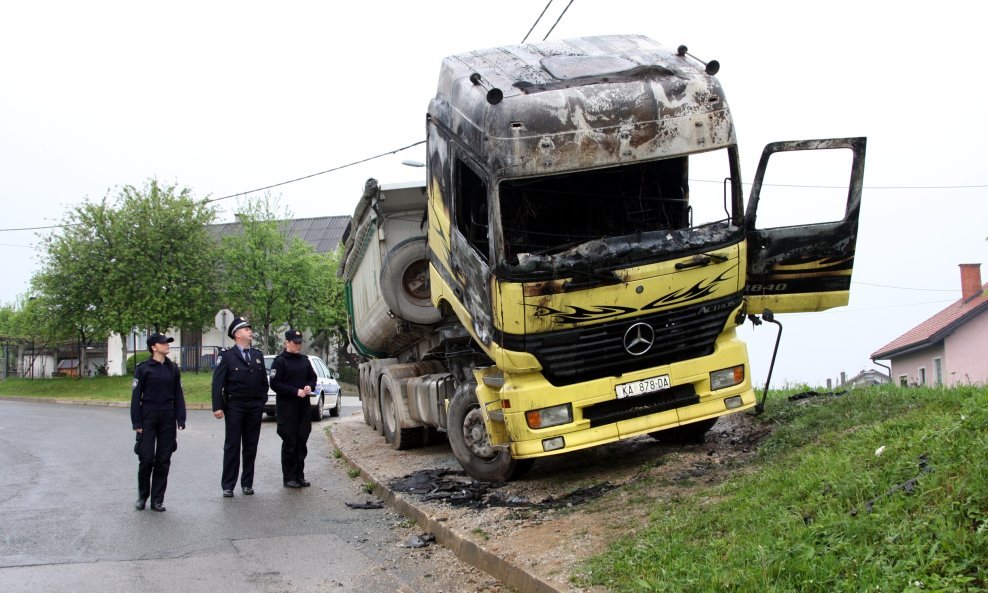 kamion duga resa požar eksplozija