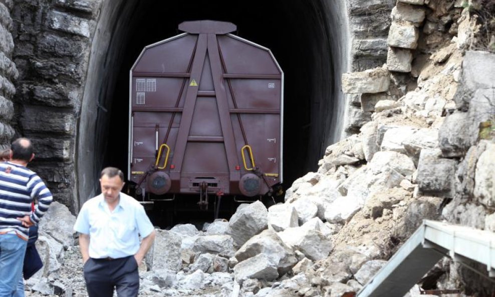 željeznička nesreća u tunelu Kupjak