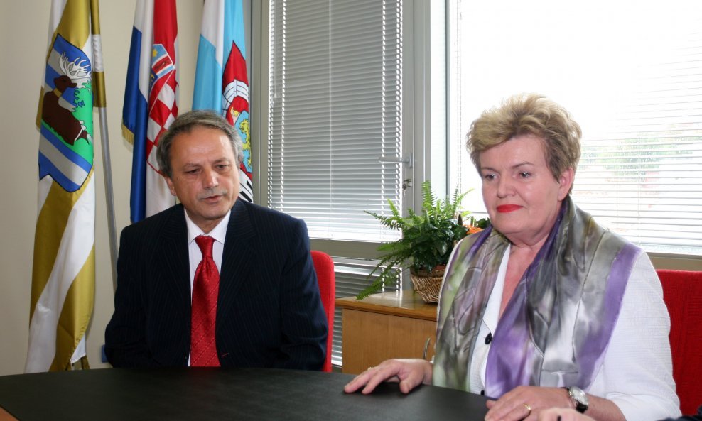 Željko Sabo (SDP) s prethodnicom Zdenkom Buljan (HDZ)