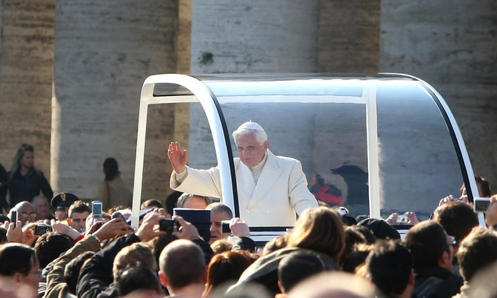 PAPAMOBIL PAPA BENEDIKT XVI.