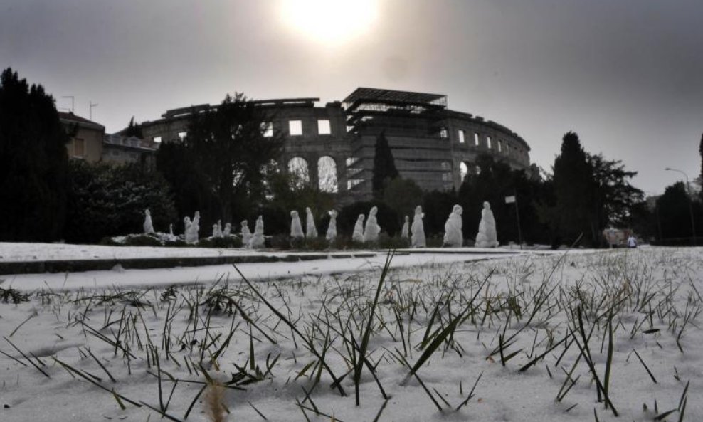 pula snijeg arena snijeg