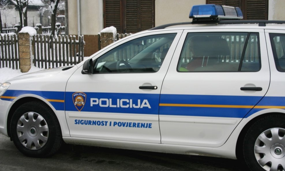 PoLICIJA