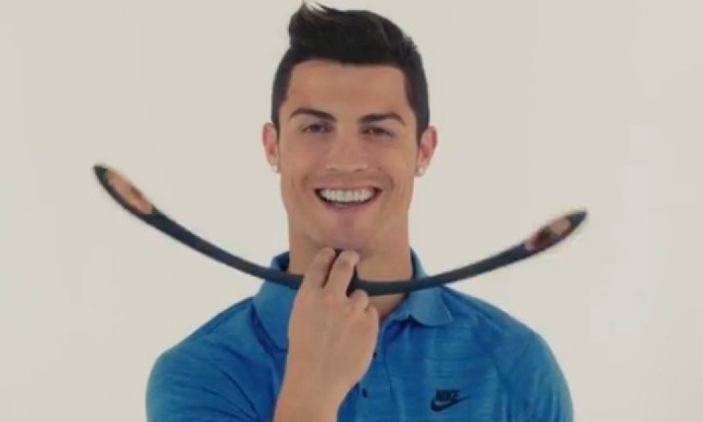 Cristiano Ronaldo, bizarna reklama