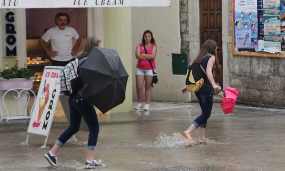 nevrijeme ljetni pljusak