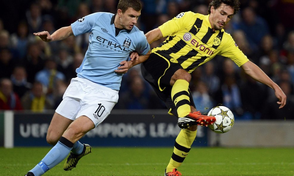 Edin Džeko (Manchester City) vs. Mats Hummels (Borussia Dortmund')