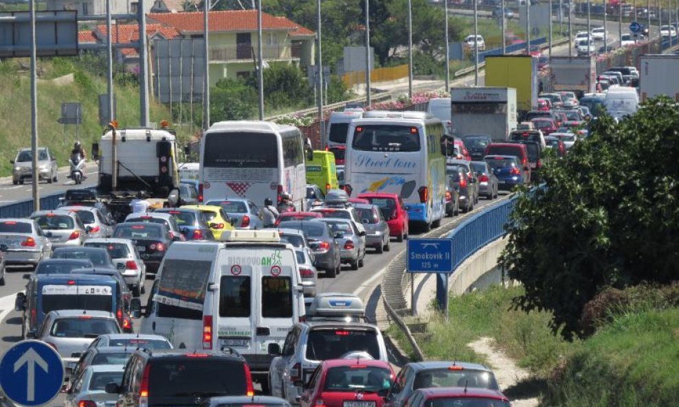 Gužva u prometu prometni kolaps Klis