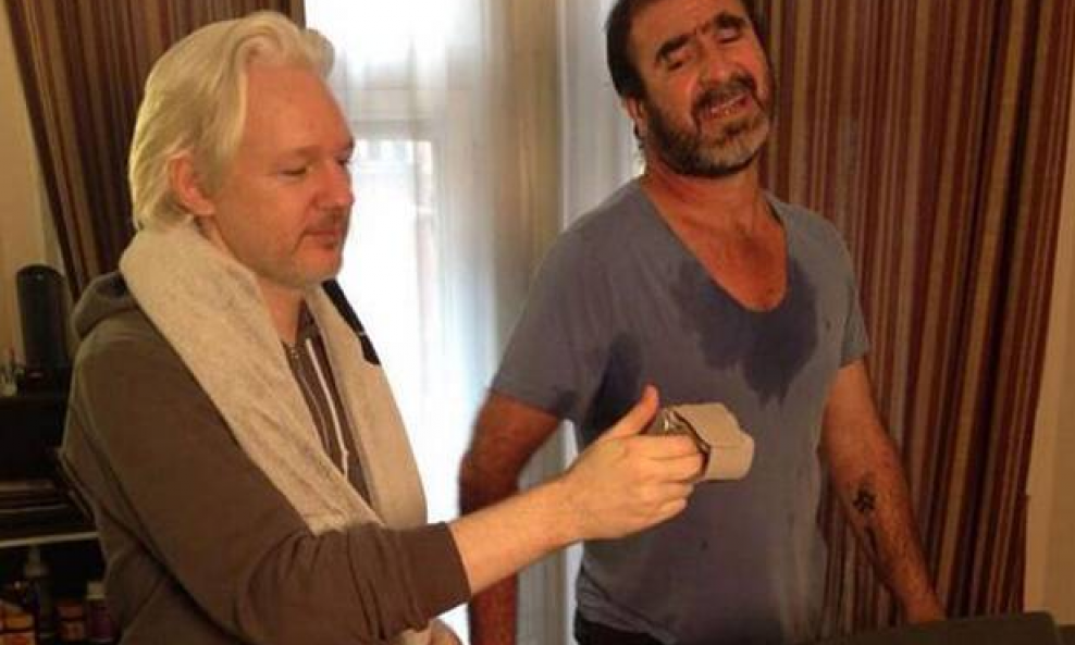 Julian Assange i Eric Cantona