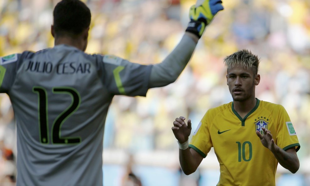 Julio Cesar i Neymar