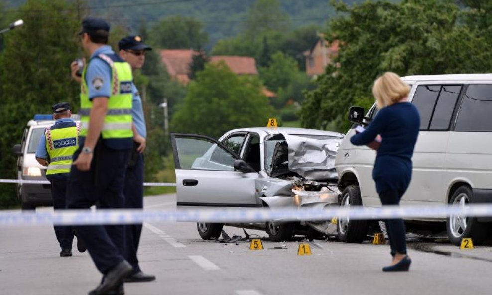 Prometna nesreća, automobil, kombi