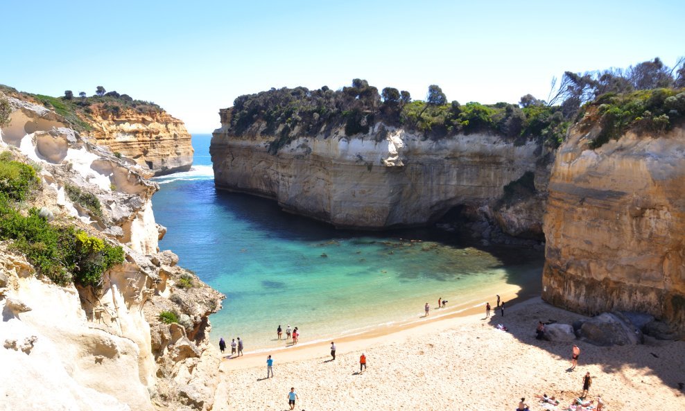 Fotolia_38077948_Subscription_XL_Loch Ard Gorge Melbourne Australia