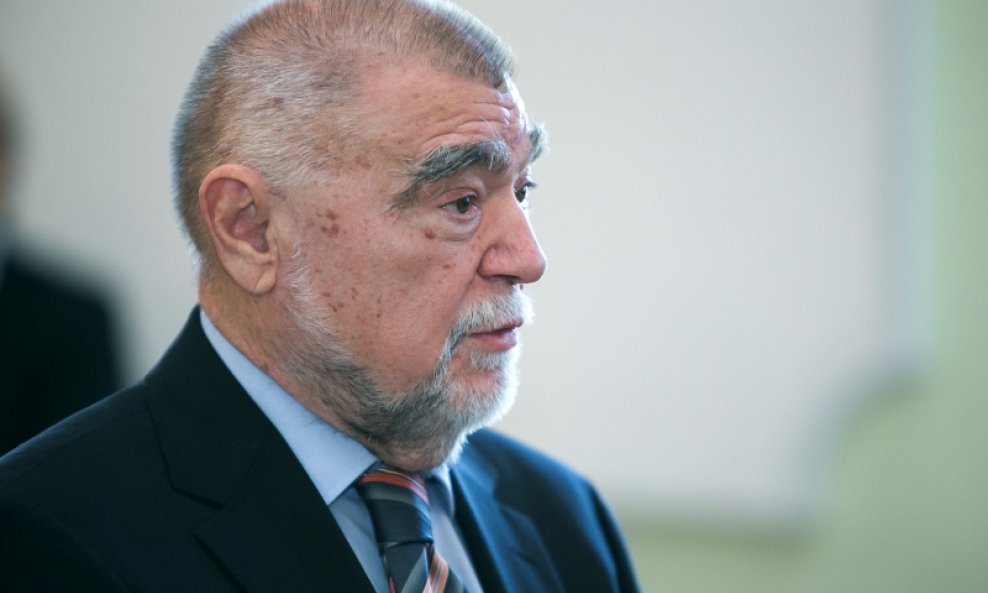 Stjepan mesić
