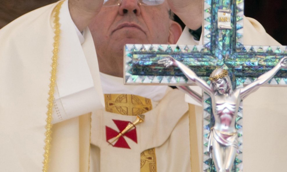 Papa Franjo poručio: Nasilje je velika uvreda Gospodinu