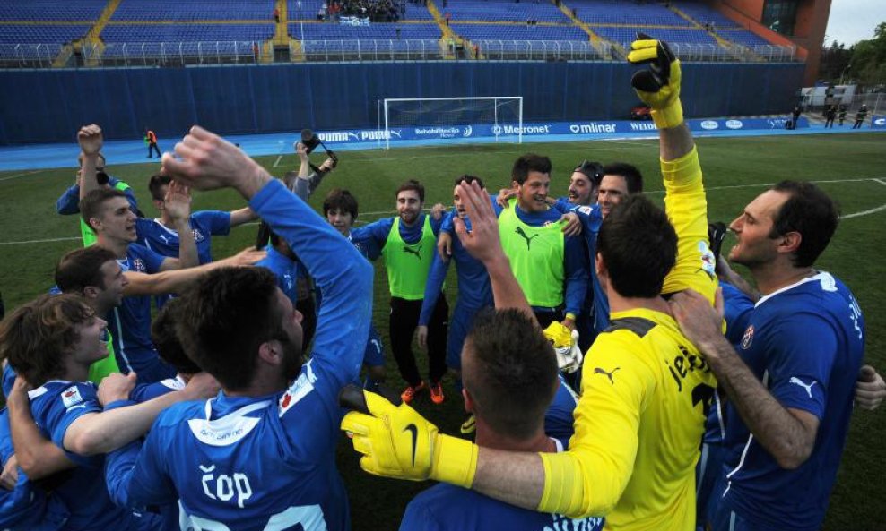 Dinamo slavi naslov