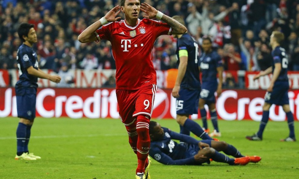 Mario Mandžukić zabija ManUtdu