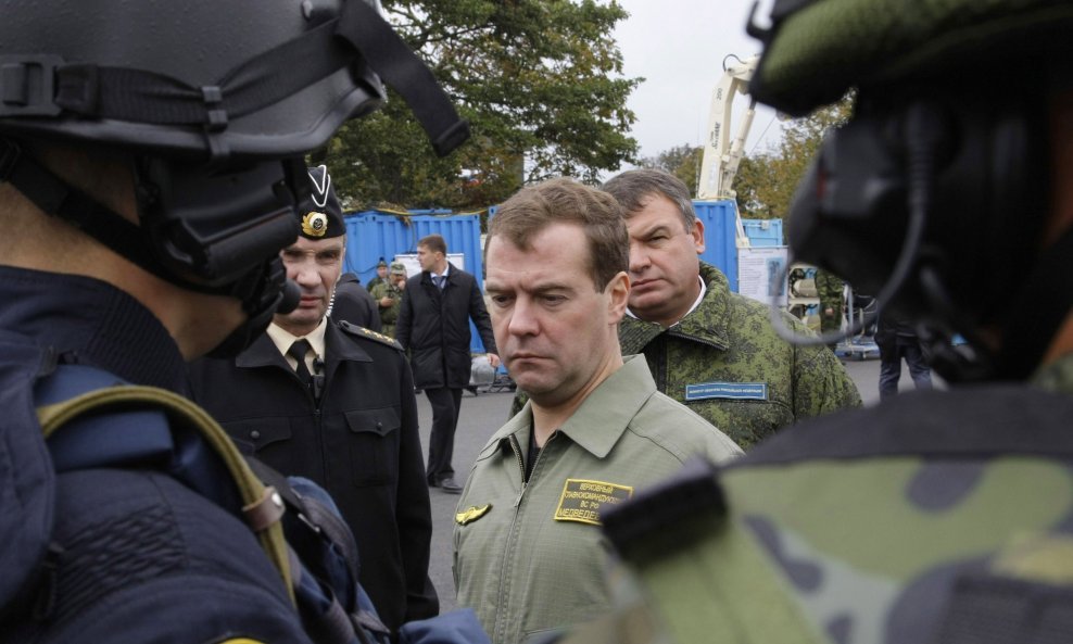 medvedev vojska policija