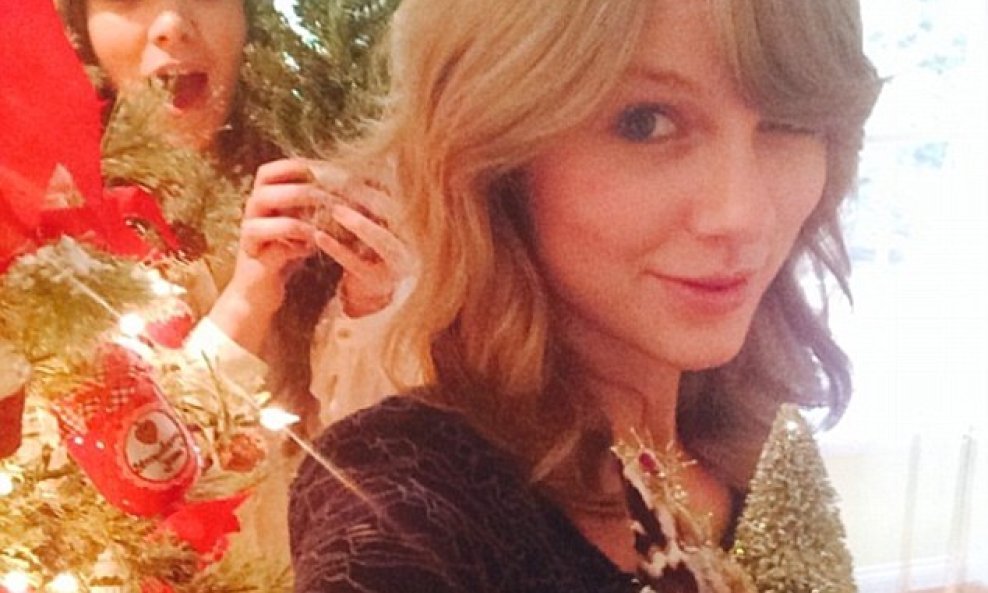 Hailee Steinfeld i Taylor Swift