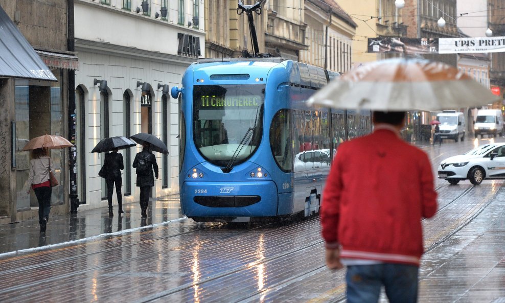 Prevladavat će oblačno s povremenom kišom