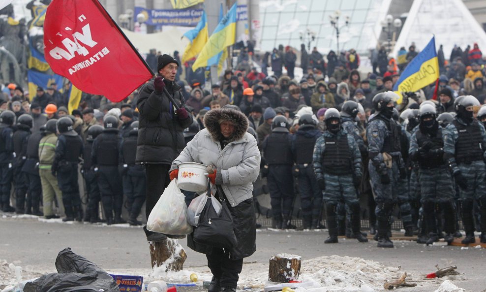 ukrajina razbijeni prosvjedi