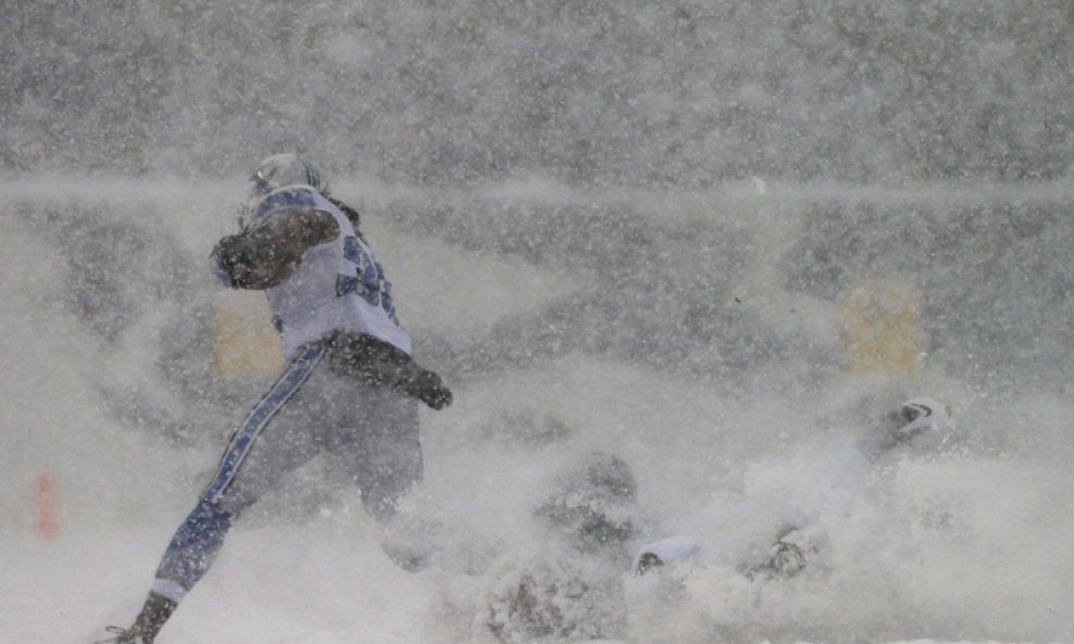 Eaglesi i Lionsi u snijegu