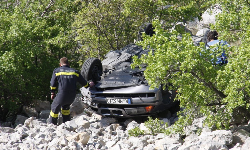 prometna nesreća provalija