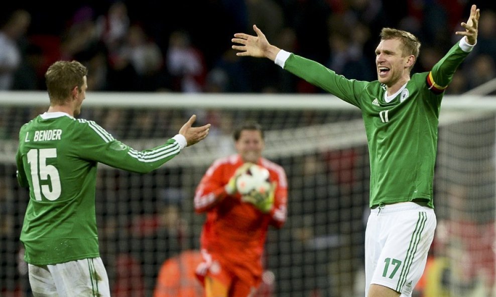 Lars Bender i Per Mertesacker