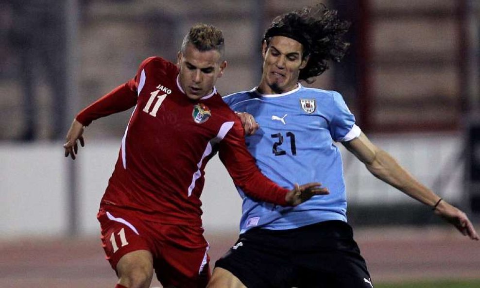 Edinson Cavani u duelu