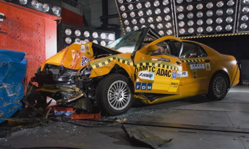 China-Brilliance-BS6-ADAC-Crash-Test