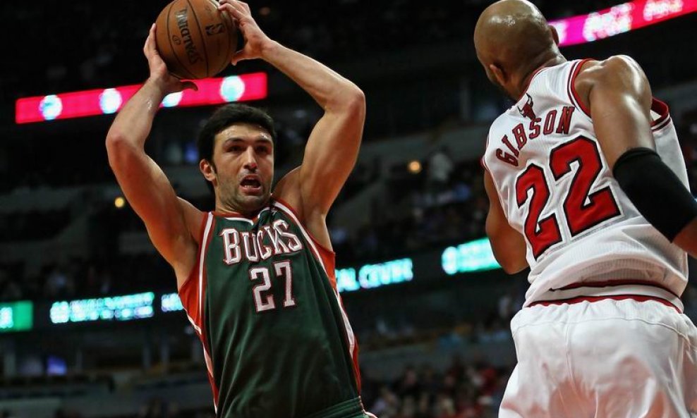 Zaza Pachulia; Taj Gibson