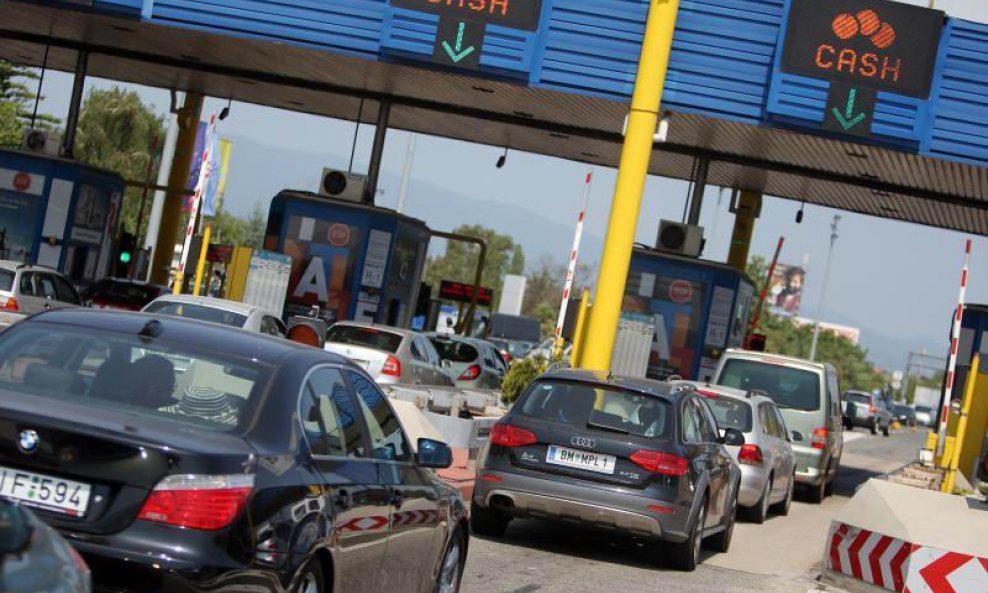 HAK poziva vozače na pojačan oprez na autocesti A1 između čvorova Jastrebarsko i Karlovac kod odmorišta Draganić