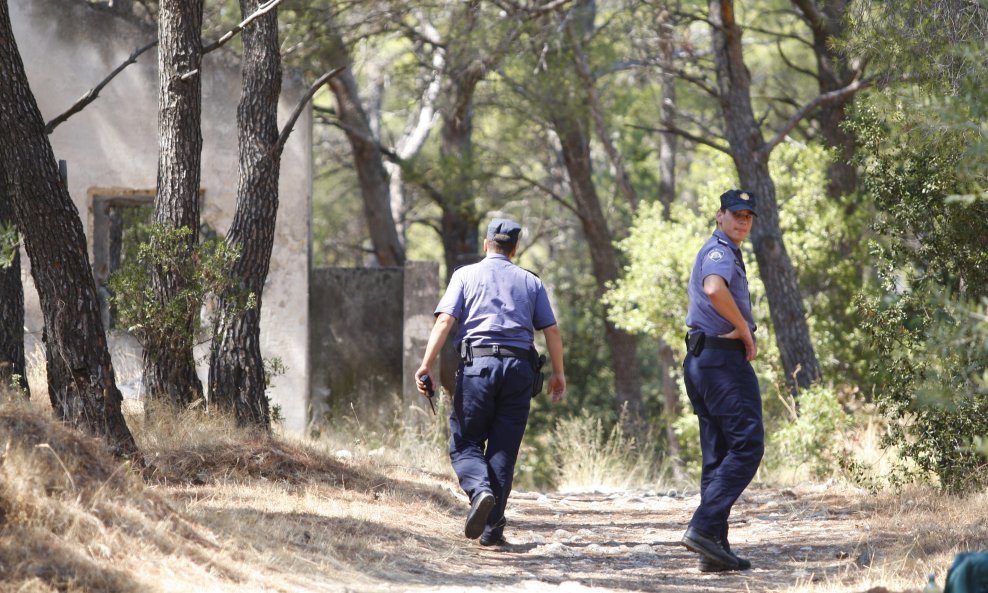 Policija osigurava mjesto gdje je pronađeno tijelo Meksikanke