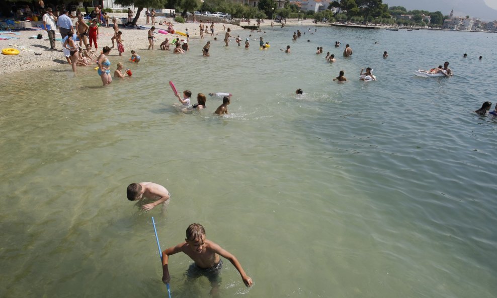 Plaža kupanje kaštela