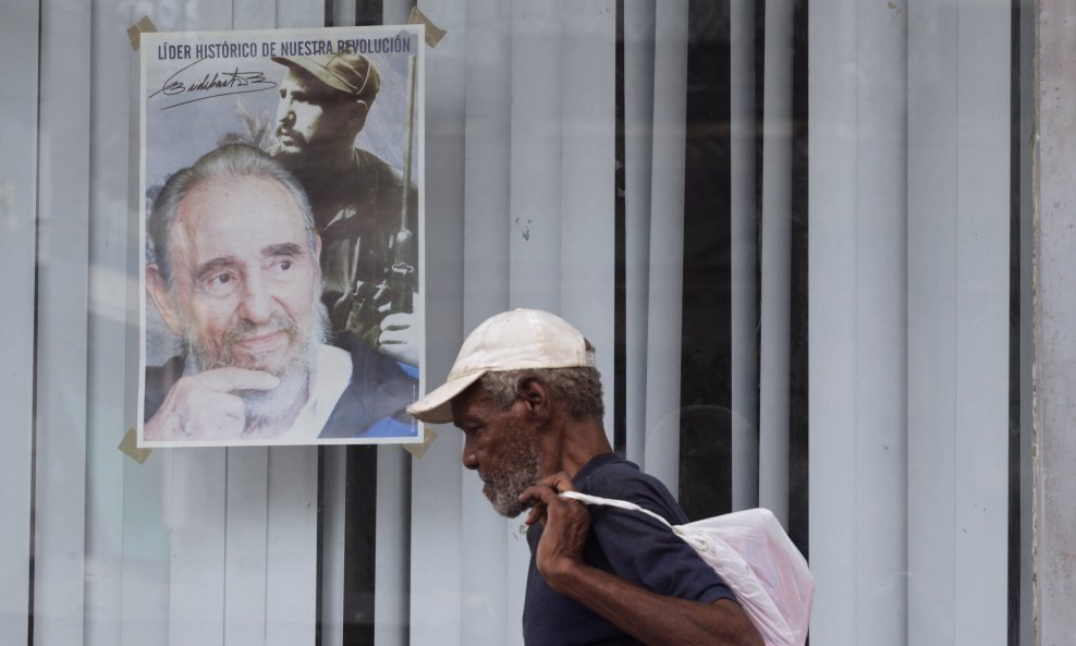 Slika Fidela Castra na ulicama Havane