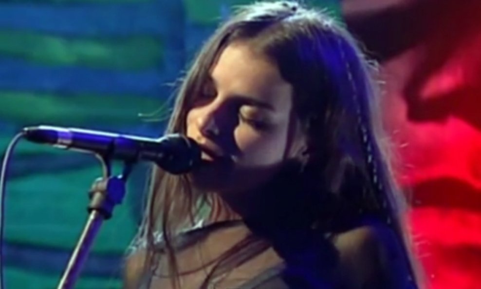 screenshot Hope Sandoval