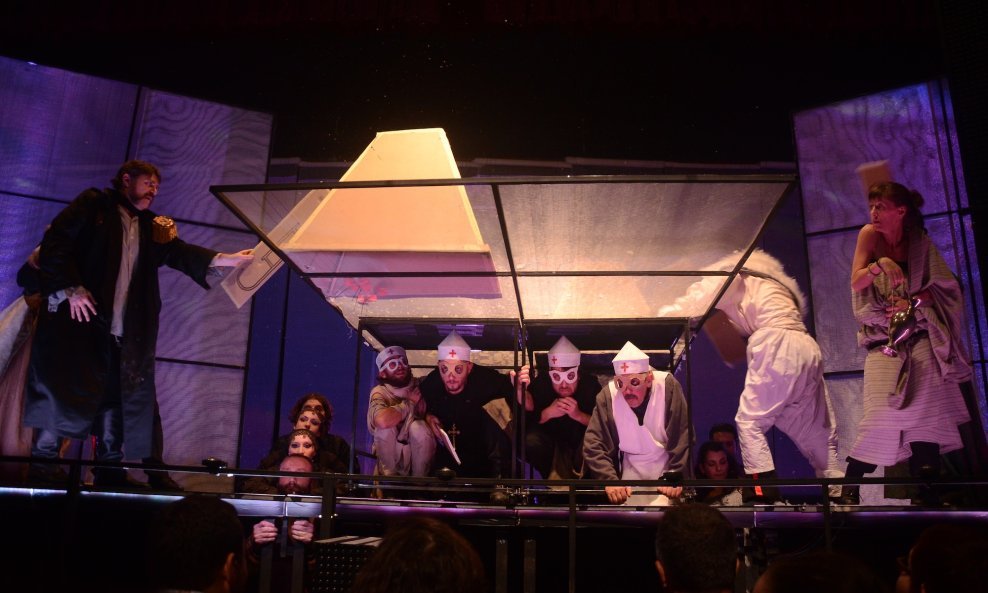 Naroden teater Bitola - Travnička kronika (1)