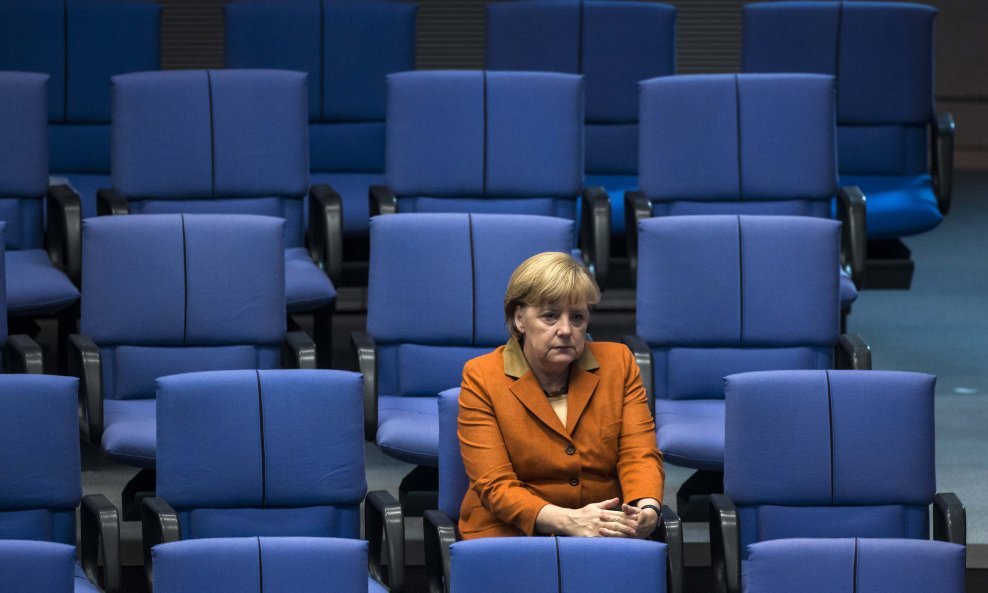 Angela Merkel usamljena